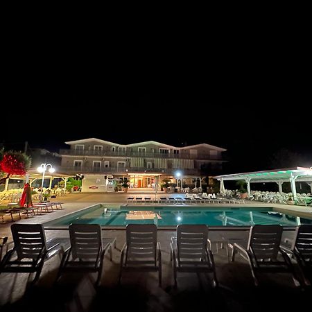 Hotel Ristorante Paradiso Albanella Екстер'єр фото