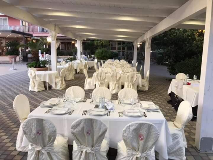 Hotel Ristorante Paradiso Albanella Екстер'єр фото