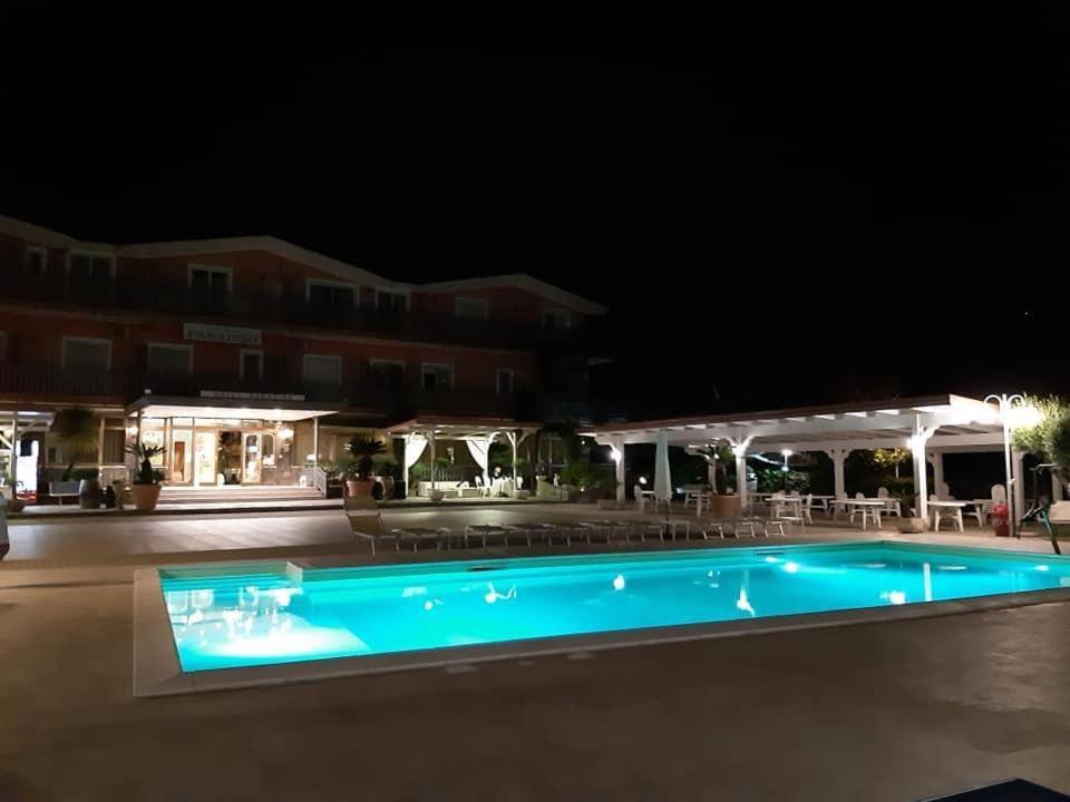 Hotel Ristorante Paradiso Albanella Екстер'єр фото