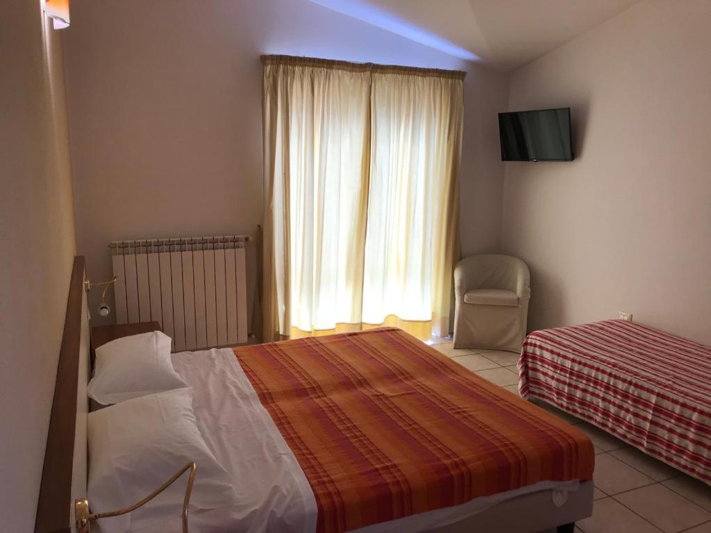 Hotel Ristorante Paradiso Albanella Екстер'єр фото