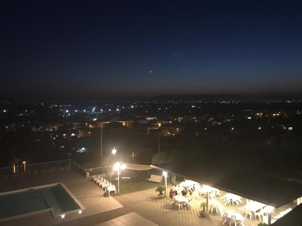 Hotel Ristorante Paradiso Albanella Екстер'єр фото