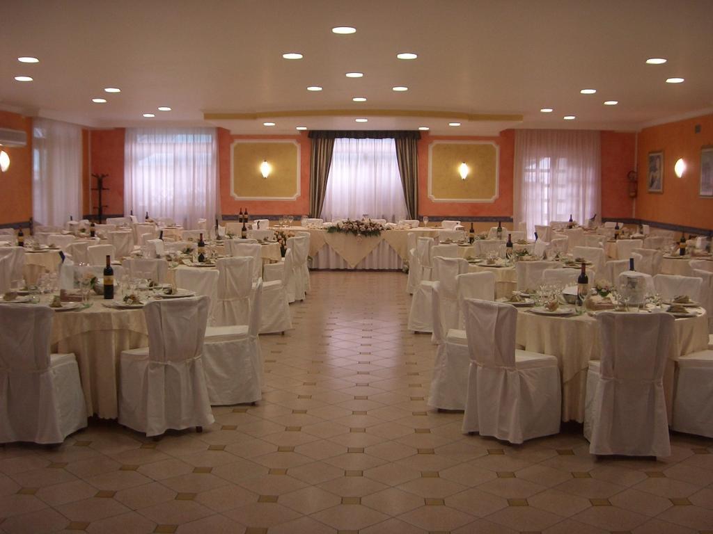 Hotel Ristorante Paradiso Albanella Екстер'єр фото