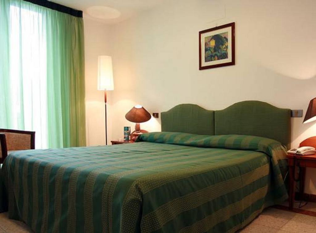 Hotel Ristorante Paradiso Albanella Екстер'єр фото