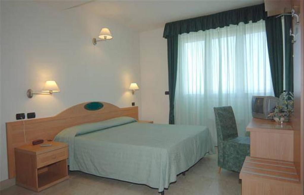 Hotel Ristorante Paradiso Albanella Номер фото