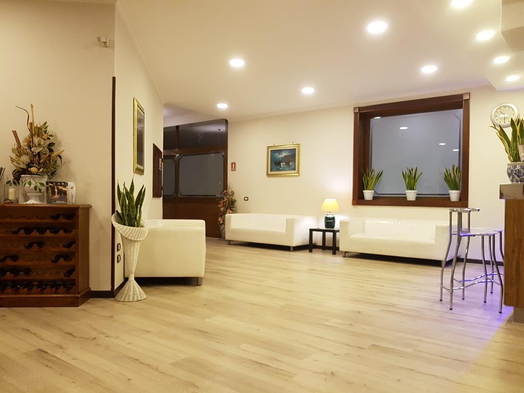 Hotel Ristorante Paradiso Albanella Екстер'єр фото