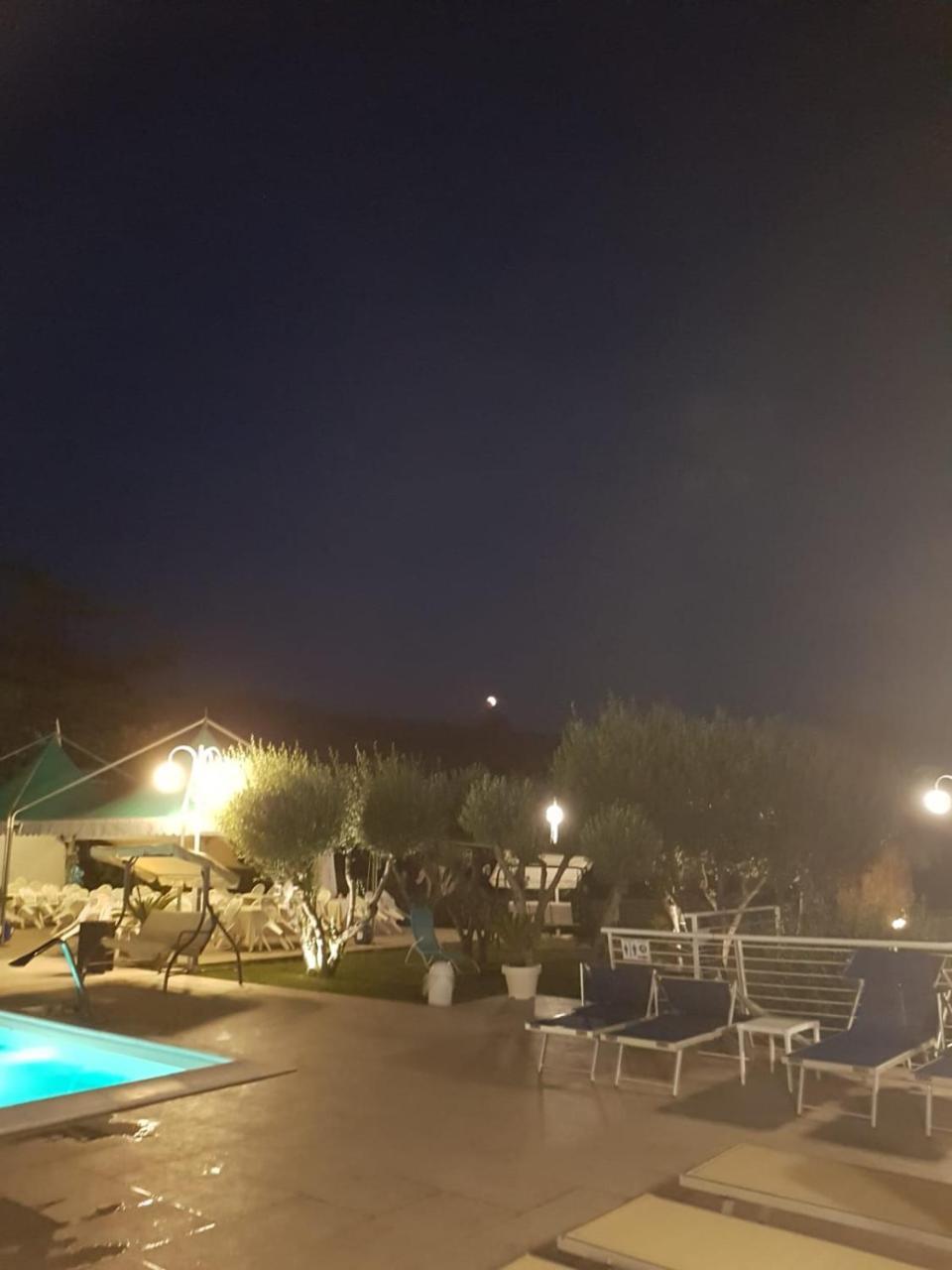 Hotel Ristorante Paradiso Albanella Екстер'єр фото