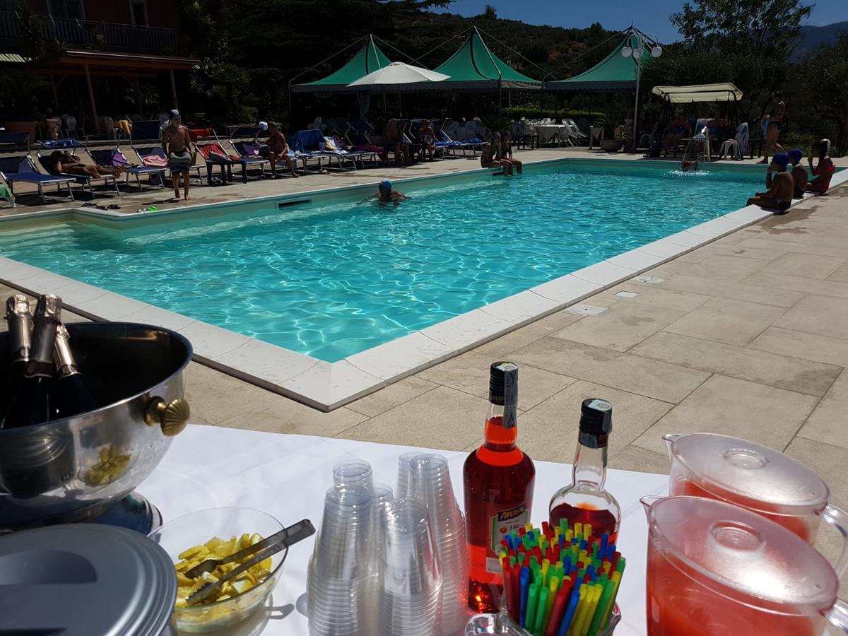 Hotel Ristorante Paradiso Albanella Екстер'єр фото